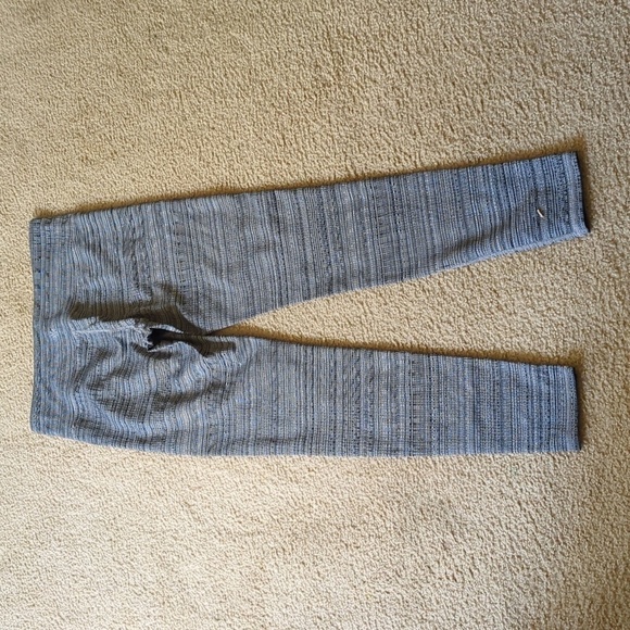 Athleta Gray Patterned Full Length Athletic Workout Leggings Size Medium - Picture 7 of 7
